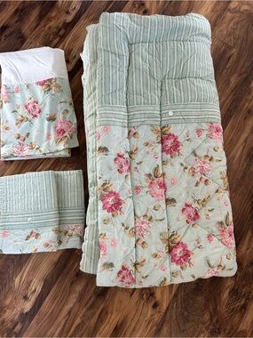 Laura Ashley Cottage Rose Comforter Bed Skirt Shams Sea Green Pink Reversible FQ
